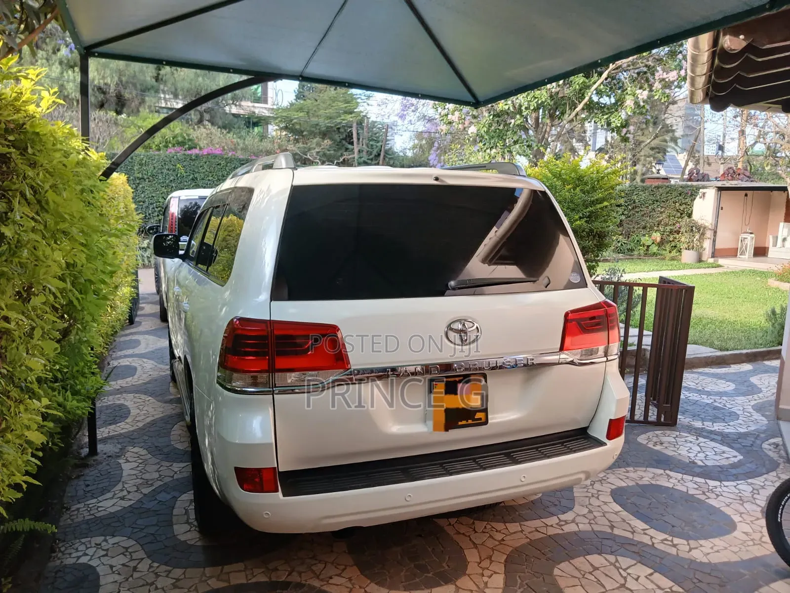 Toyota Land Cruiser 4.6 V8 AX G Selection 2016 White