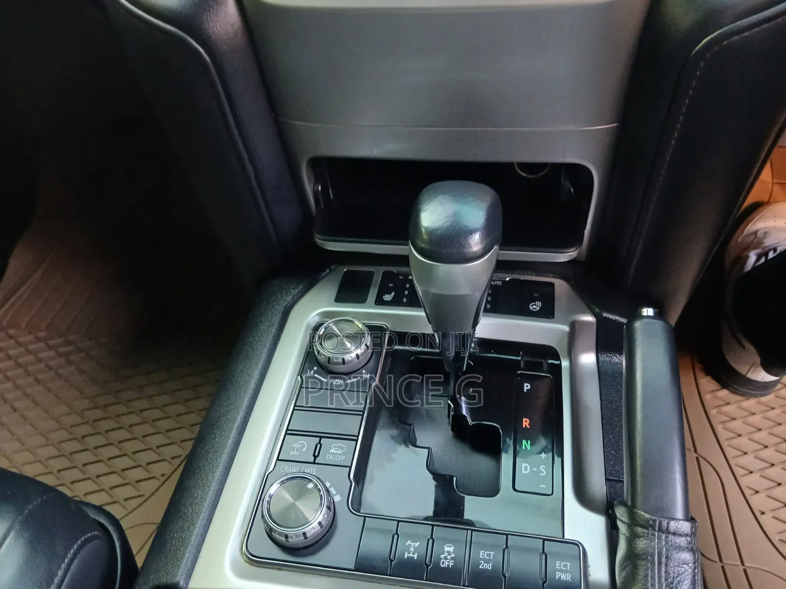 Toyota Land Cruiser 4.6 V8 AX G Selection 2016 White