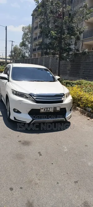 Toyota Harrier 2.0 2015 White