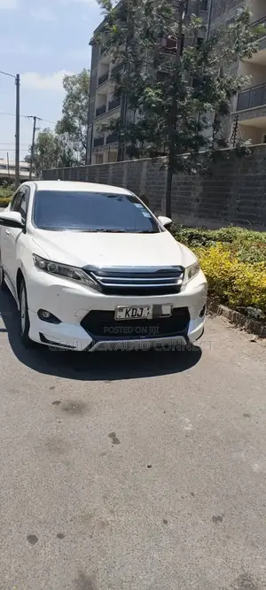Toyota Harrier 2.0 2015 White