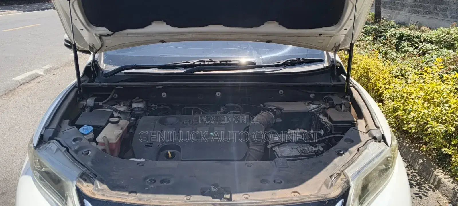 Toyota Harrier 2.0 2015 White