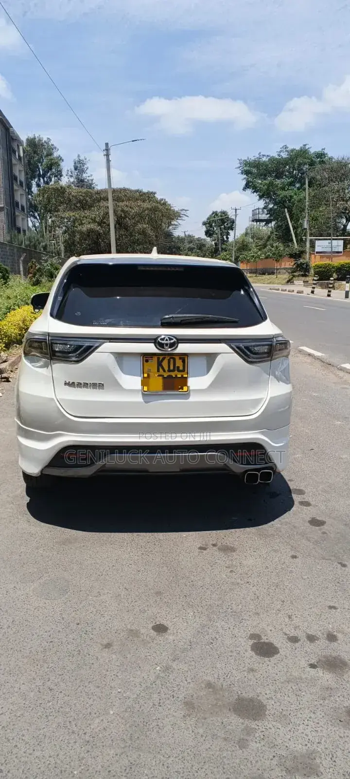Toyota Harrier 2.0 2015 White