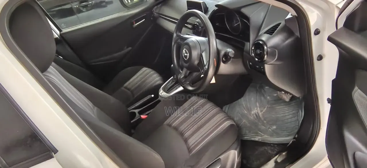 Mazda Demio 2010 Silver