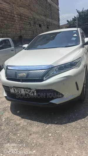 Toyota Harrier 2018 White