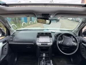 Toyota Land Cruiser Prado 2.8 2021 White