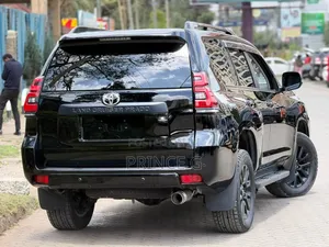 Toyota Land Cruiser Prado 2.8 2023 Black