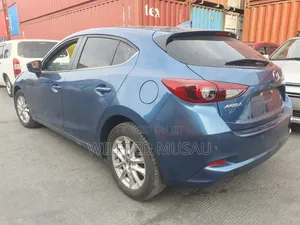 Mazda Axela 2018 Blue