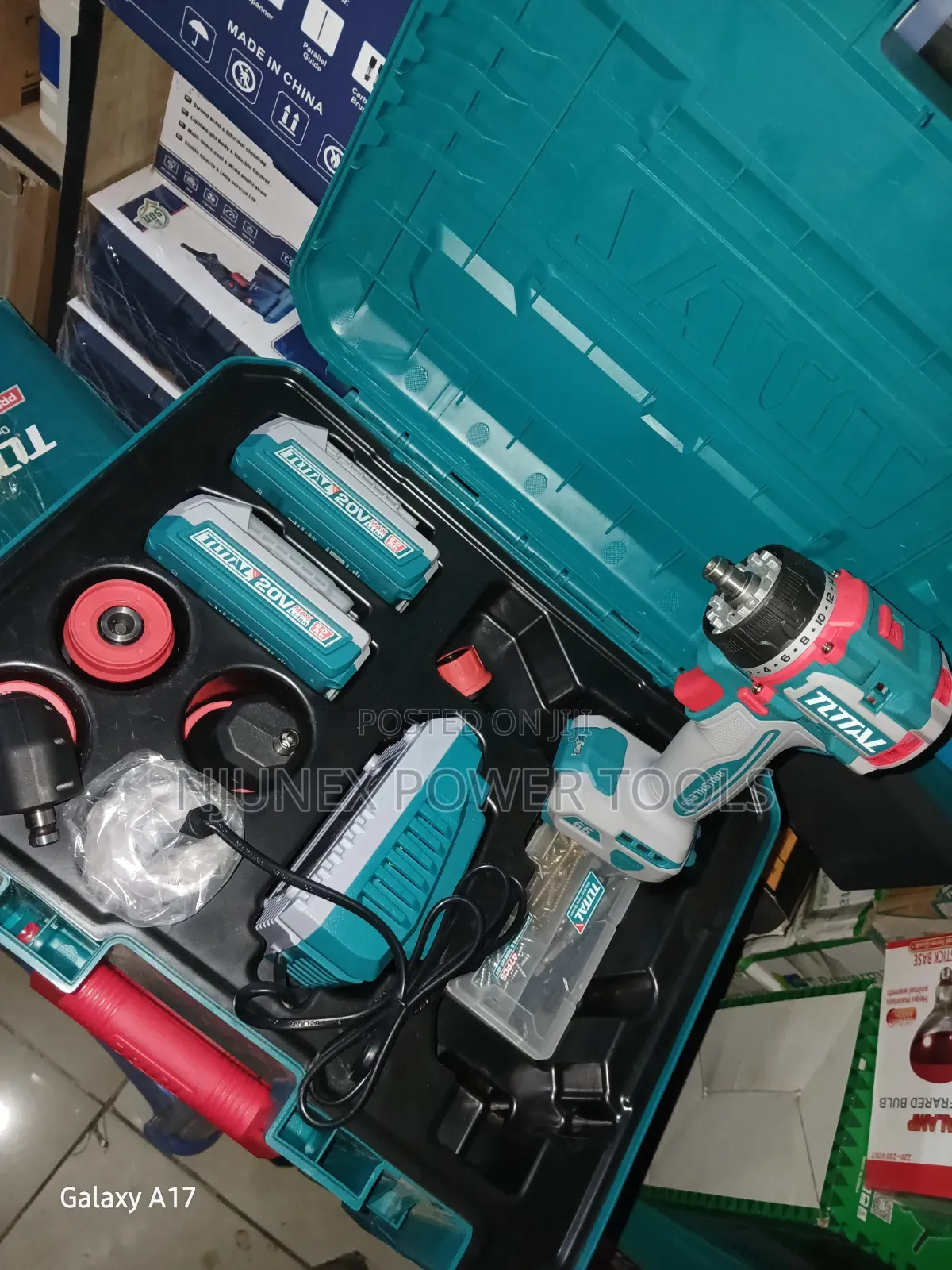TOTAL Brushless Cordless Impact Drill 20V 66Nm Kit