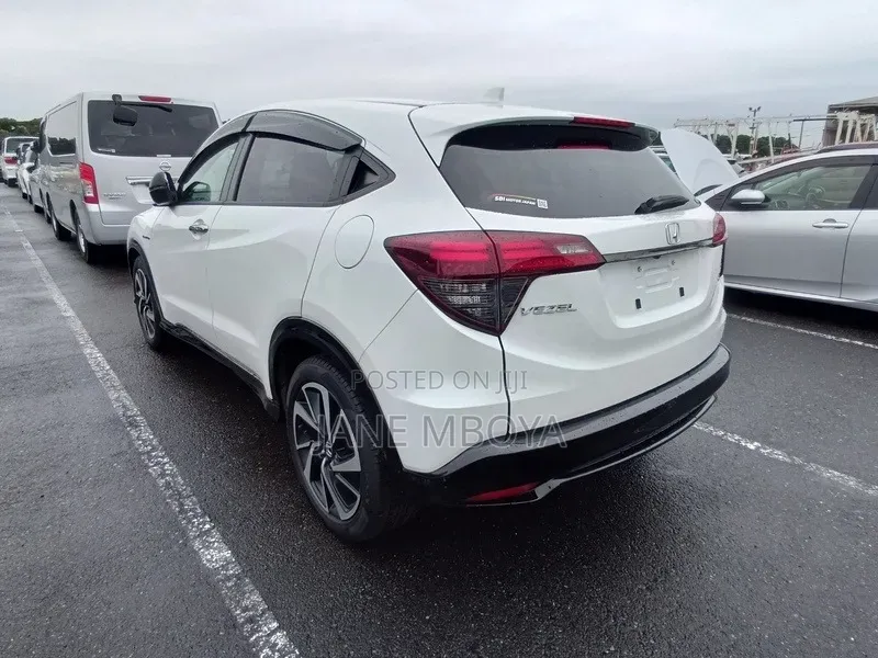 Honda Vezel 2019 White