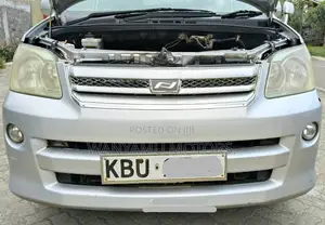 Toyota Noah 2005 Silver
