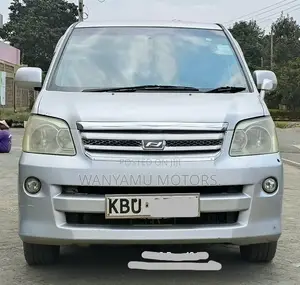 Toyota Noah 2005 Silver