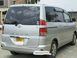Toyota Noah 2005 Silver