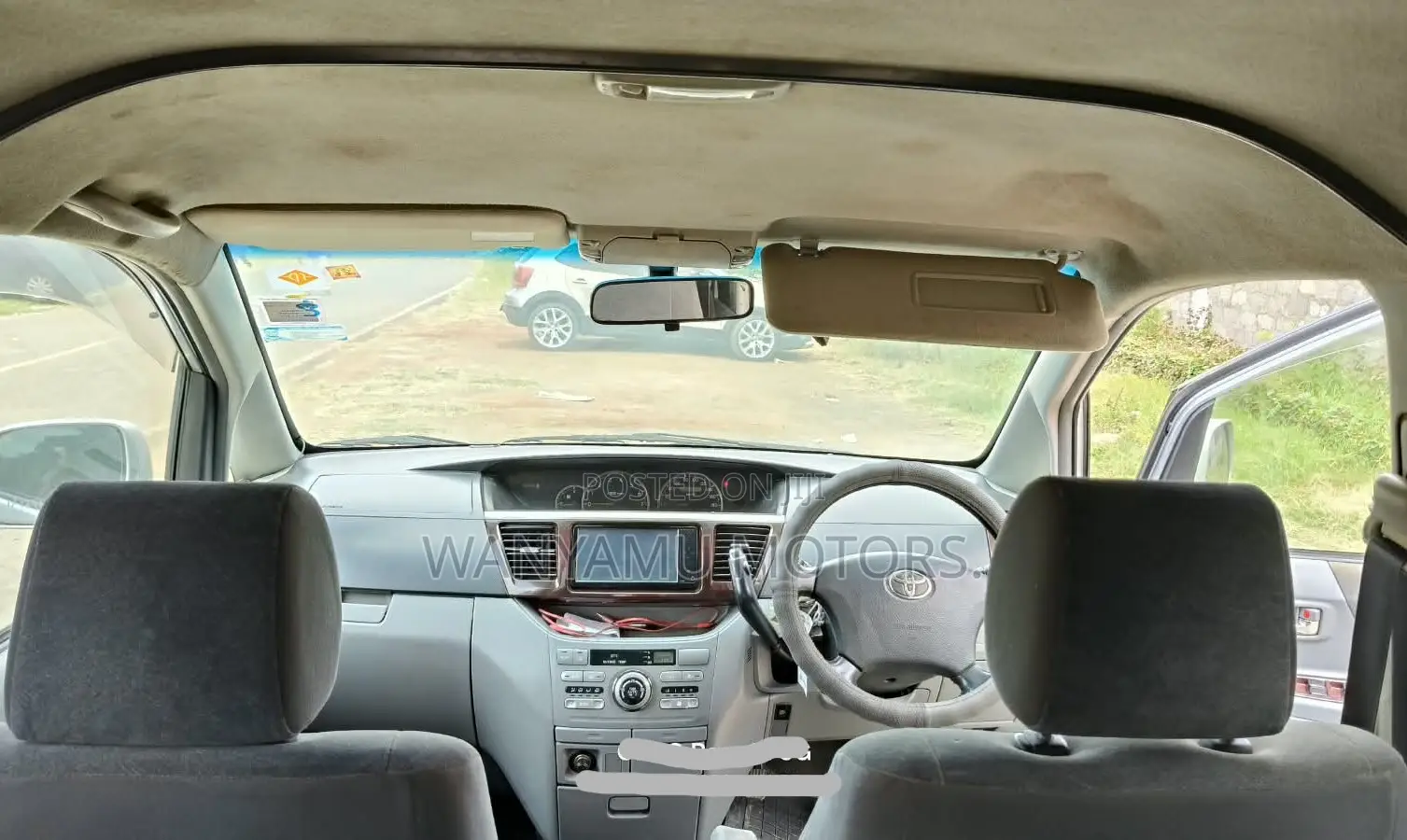 Toyota Noah 2005 Silver