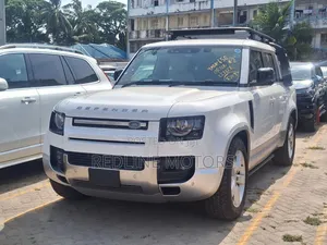 Land Rover Defender X-Dynamic SE 2023 White