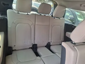 Land Rover Defender X-Dynamic SE 2023 White