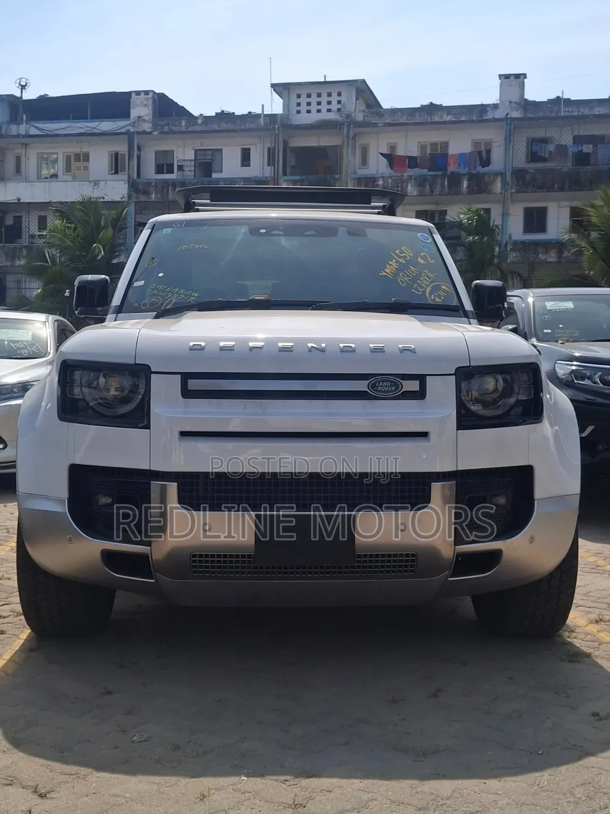 Land Rover Defender X-Dynamic SE 2023 White
