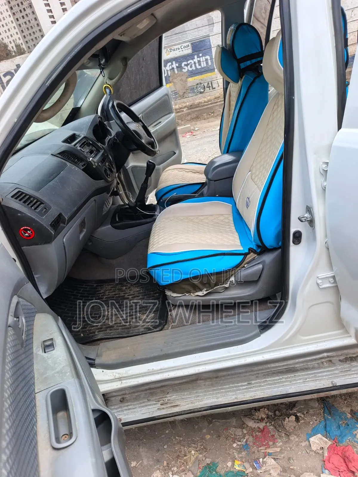 Toyota Hilux 2.5 D-4D 4X4 SRX 2009 White