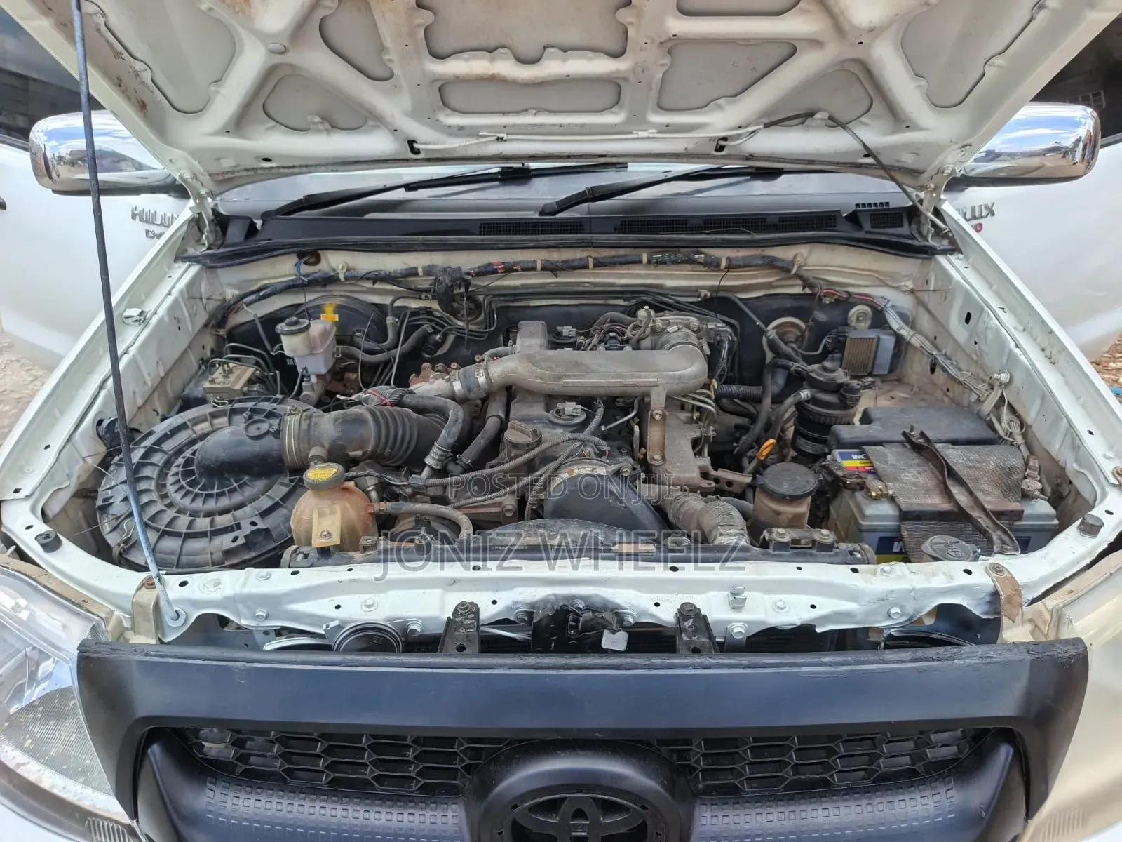 Toyota Hilux 2.5 D-4D 4X4 SRX 2009 White