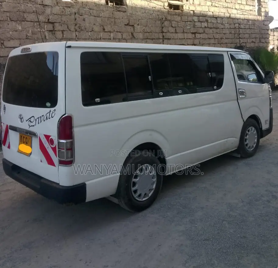 Toyota HiAce 2012 White