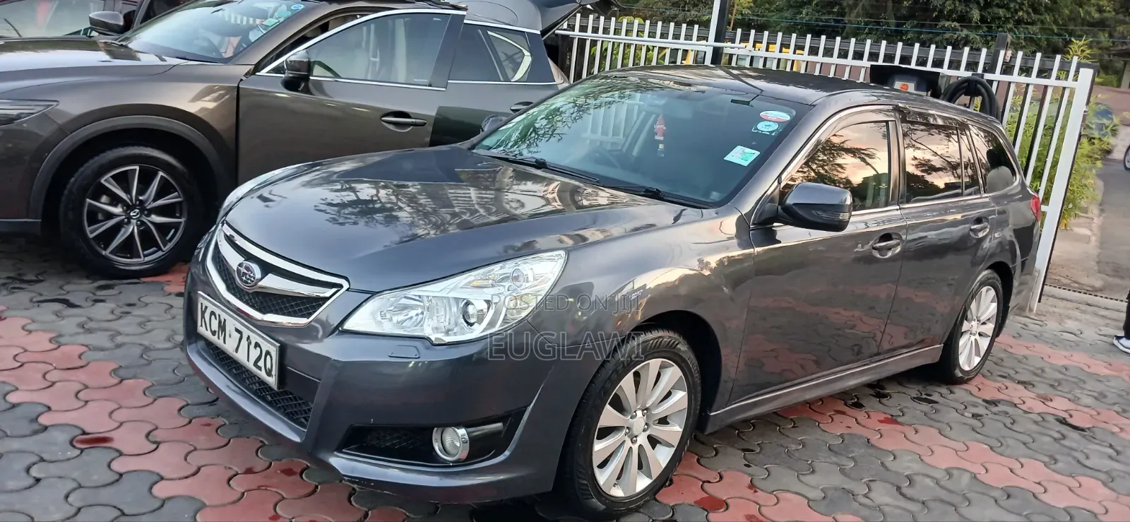 Subaru Legacy 2.5i Premium 2010 Gray