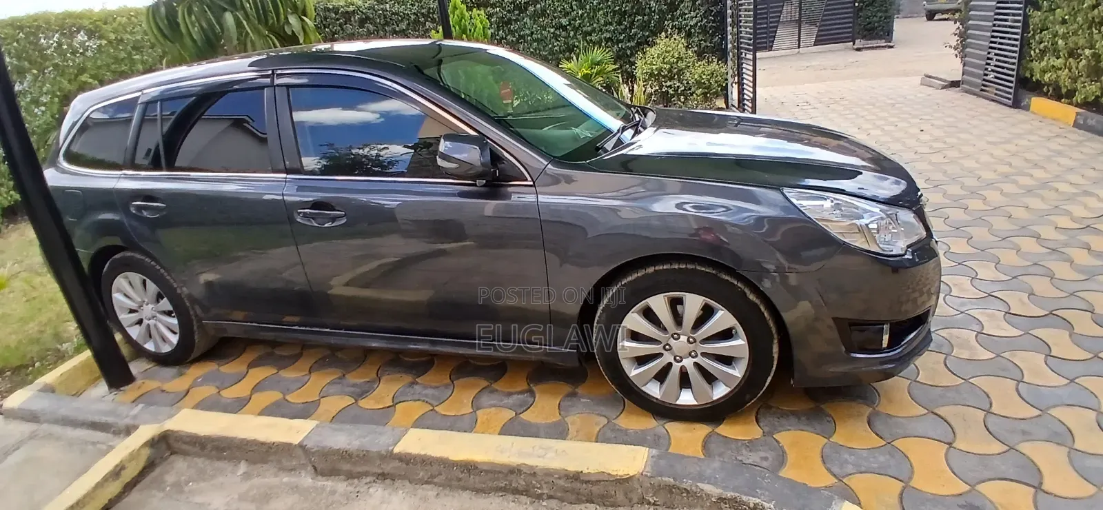 Subaru Legacy 2.5i Premium 2010 Gray