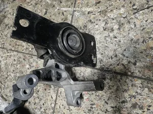 Nissan Serena Engine Mounting