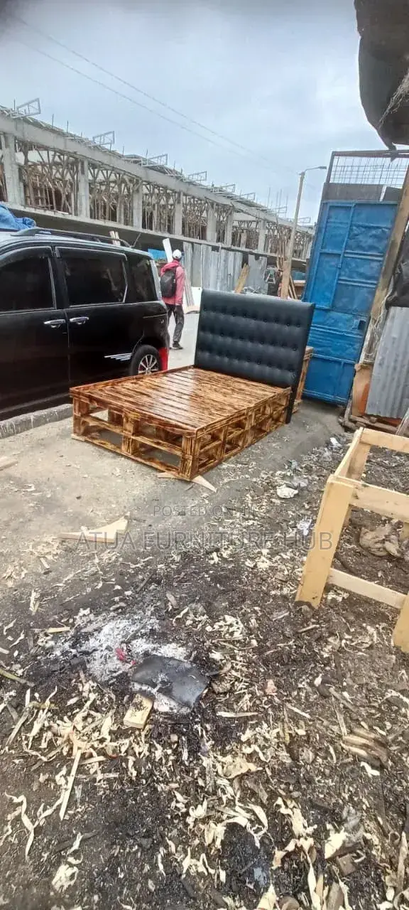 Pallette Bed
