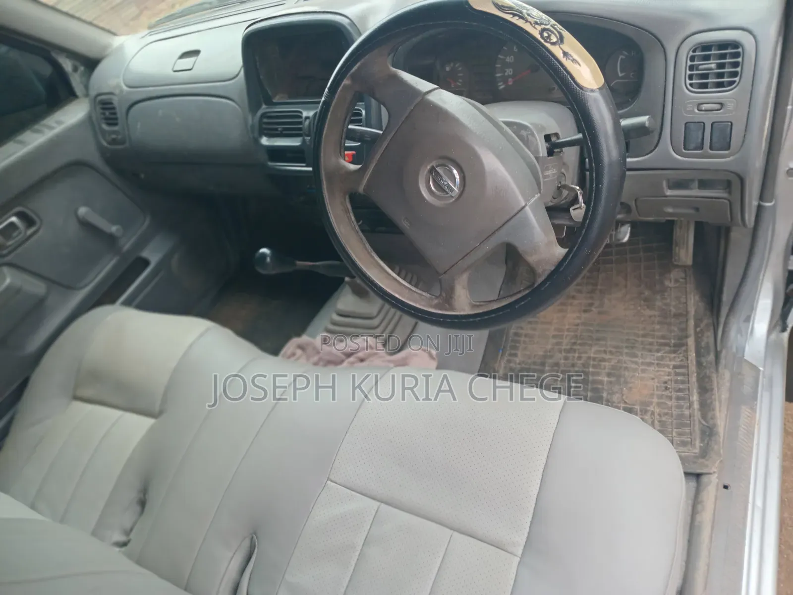 Nissan Hardbody 2009 Silver