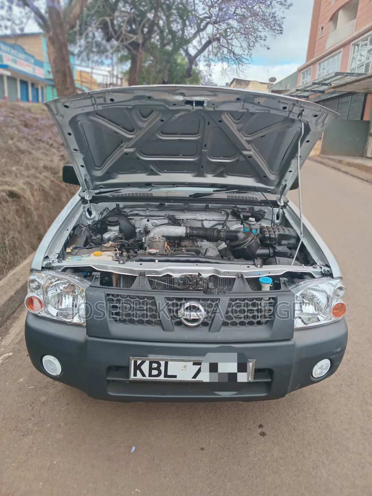 Nissan Hardbody 2009 Silver