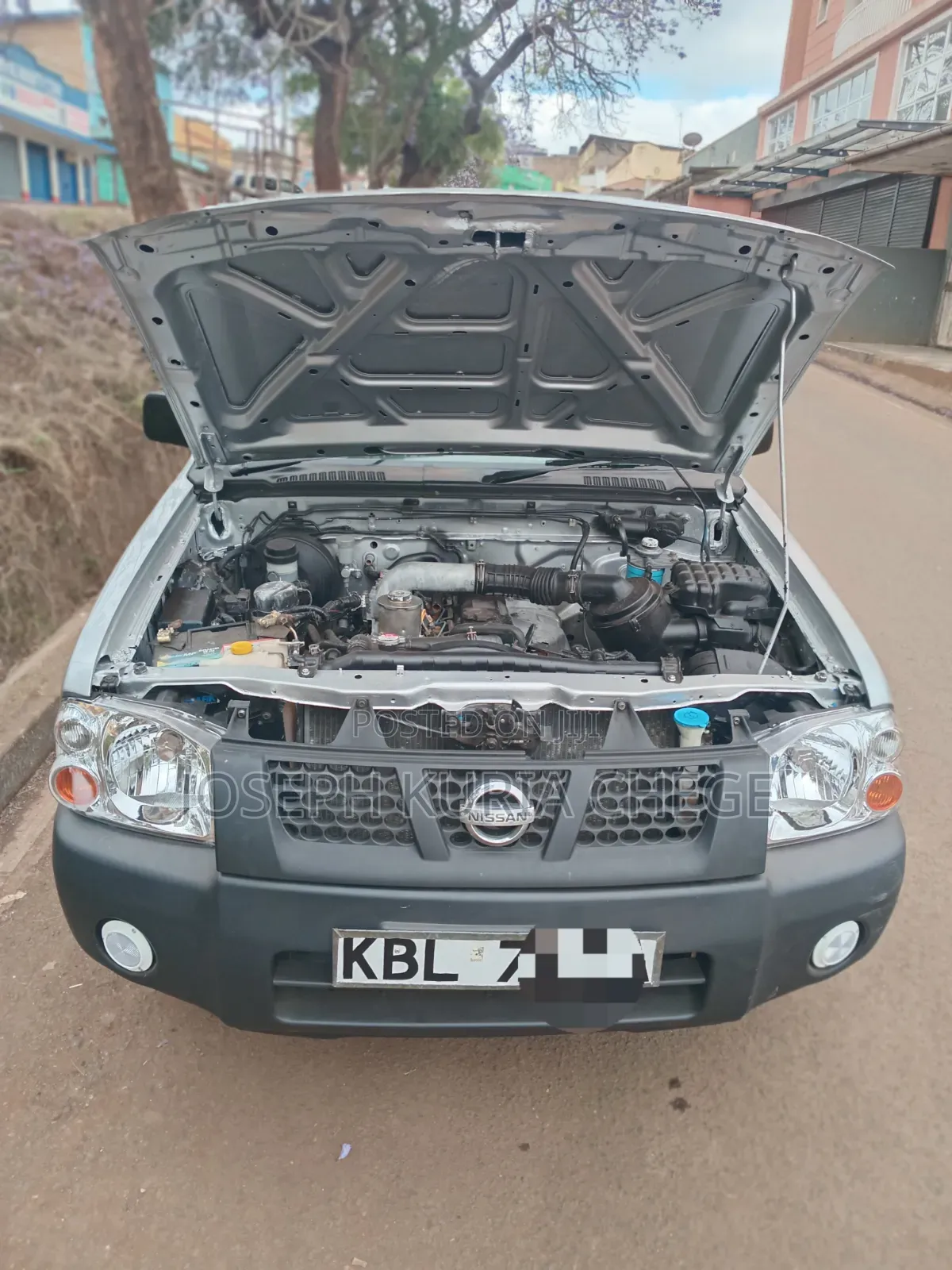 Nissan Hardbody 2009 Silver