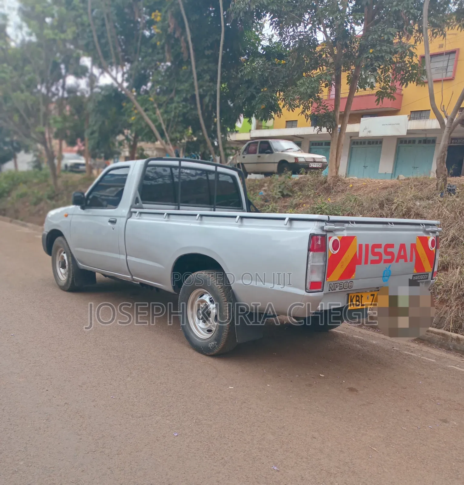 Nissan Hardbody 2009 Silver