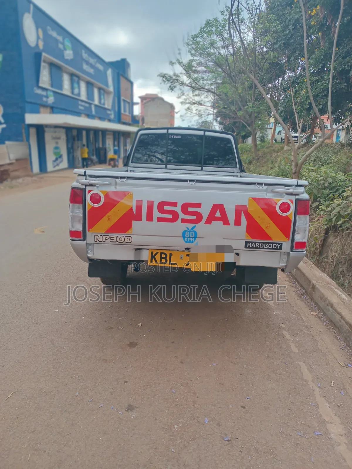 Nissan Hardbody 2009 Silver