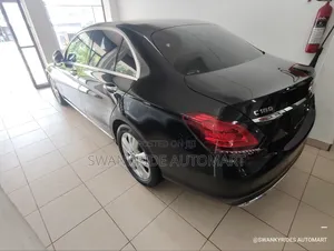 Mercedes-Benz C180 2018 Black