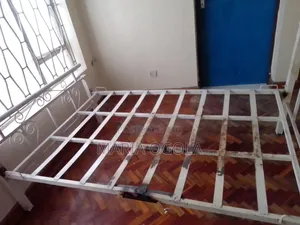 Strong Metallic Bed