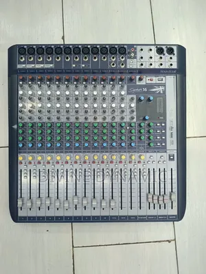 Soundcraft Signature 16 Plain Mixer