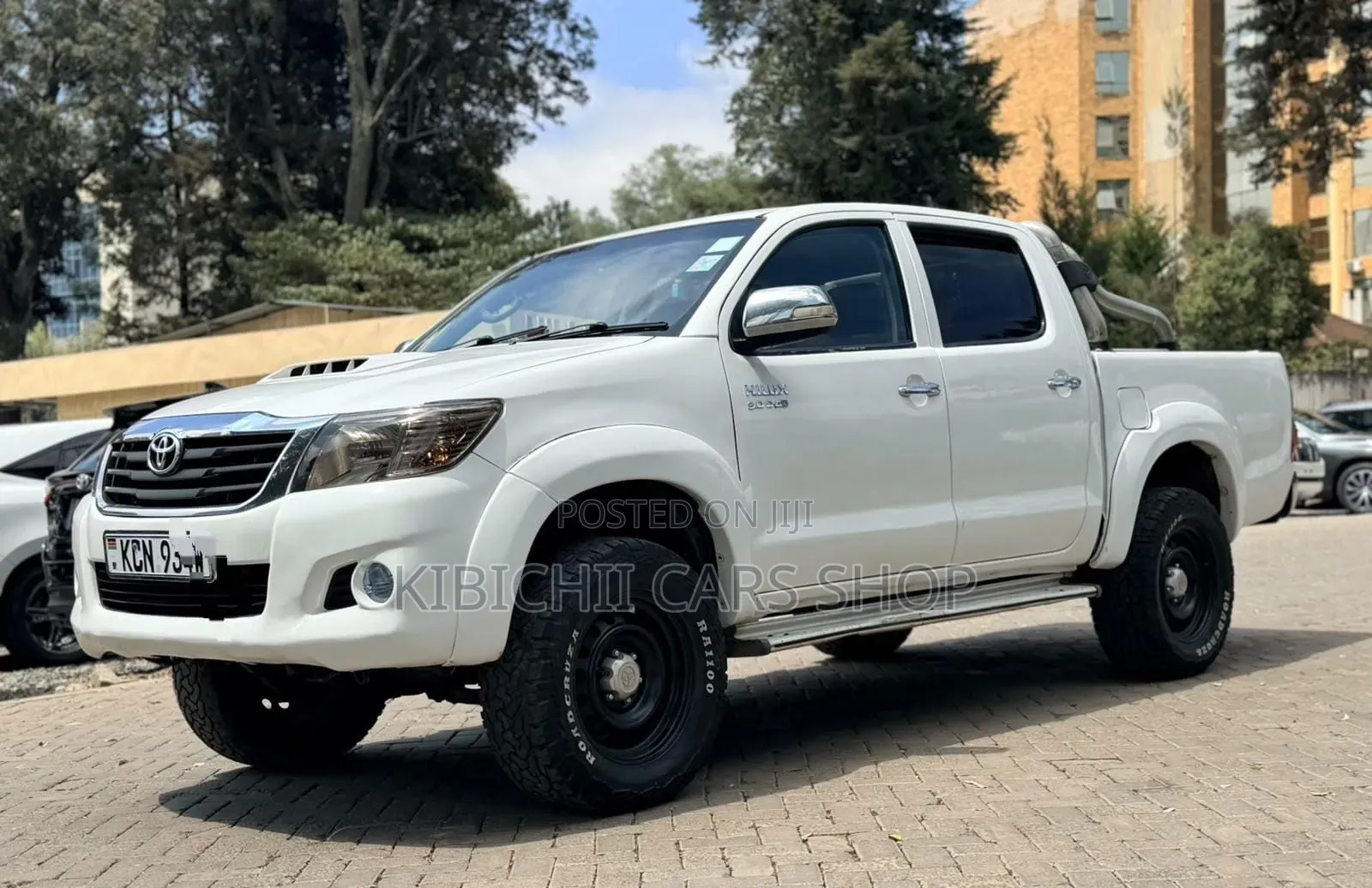 Toyota Hilux 2013 White