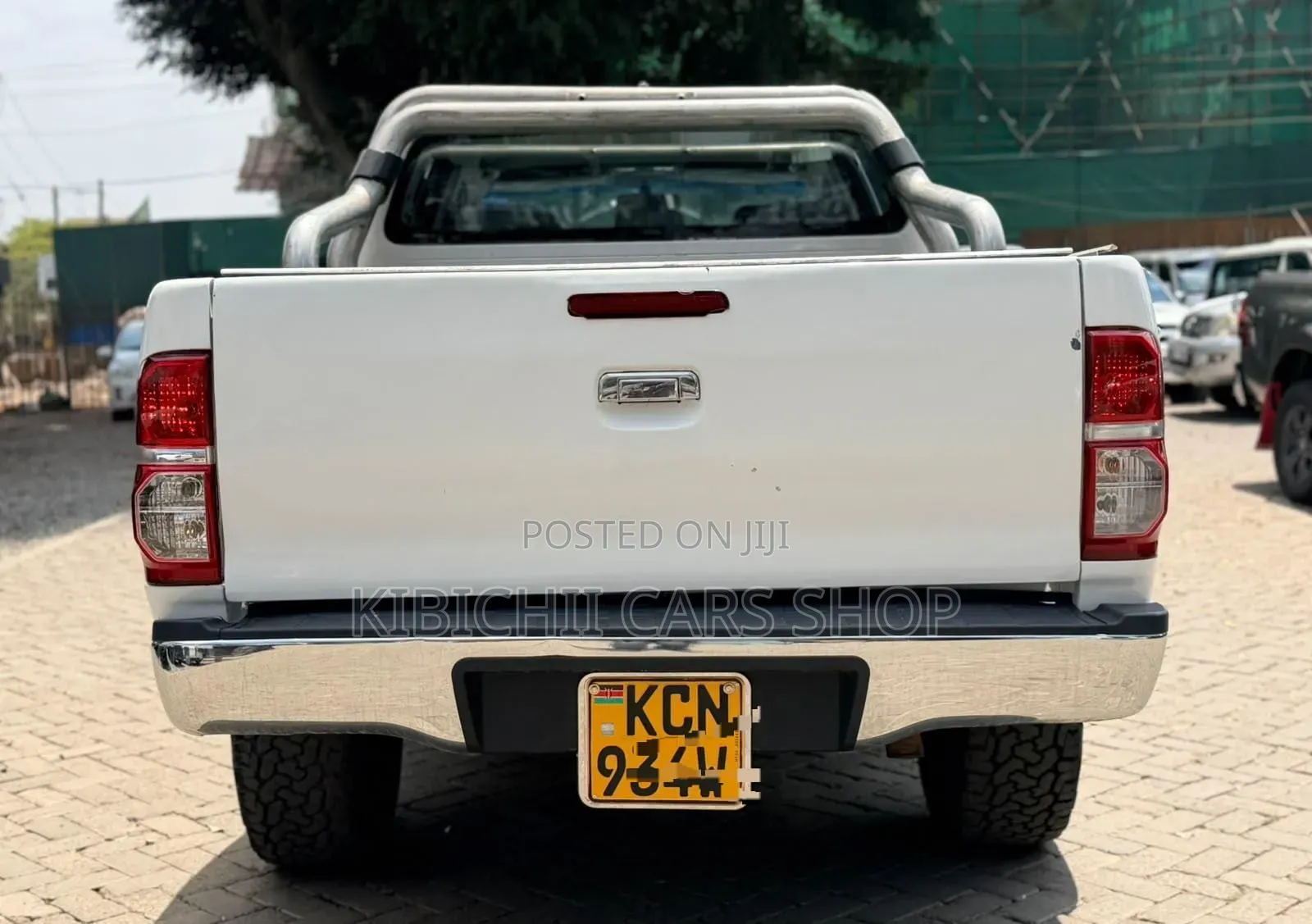 Toyota Hilux 2013 White