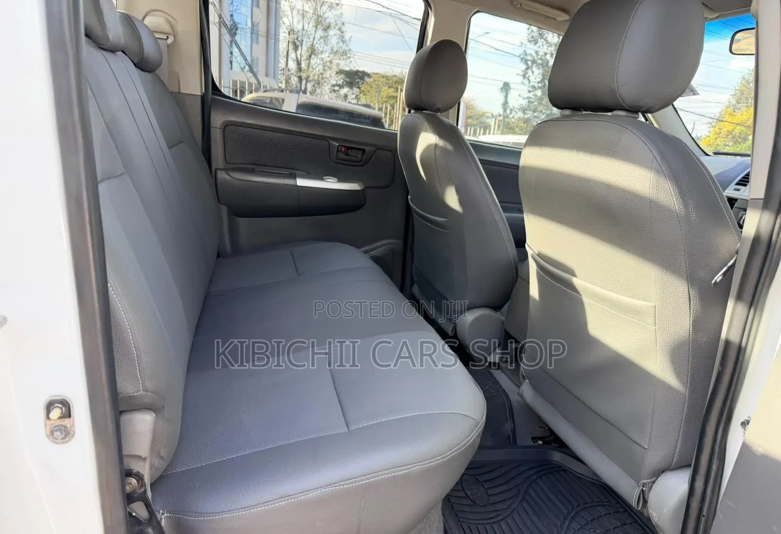Toyota Hilux 2013 White