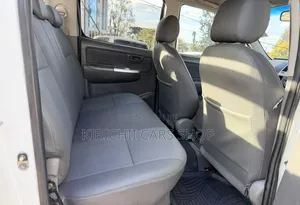 Toyota Hilux 2013 White