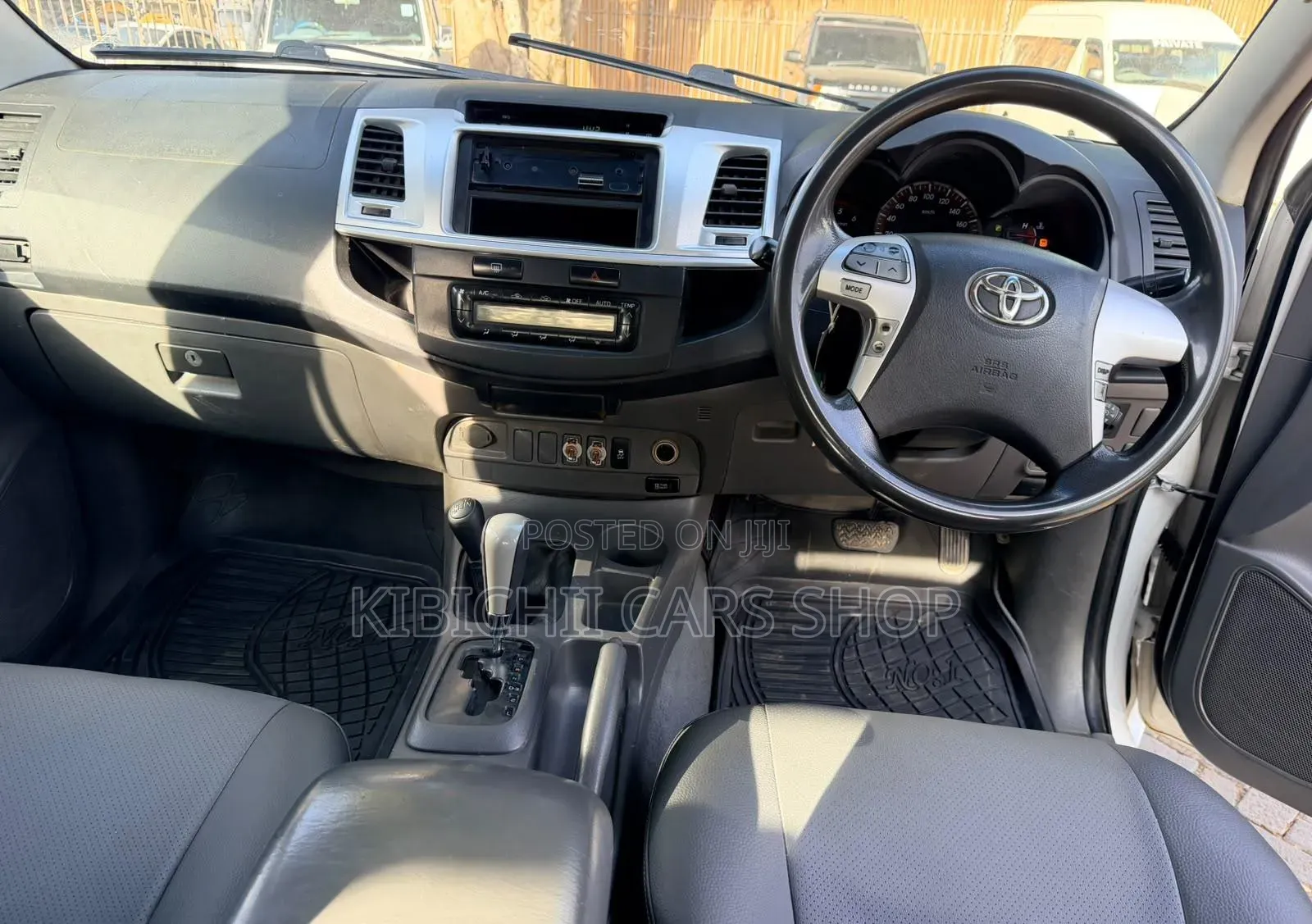 Toyota Hilux 2013 White