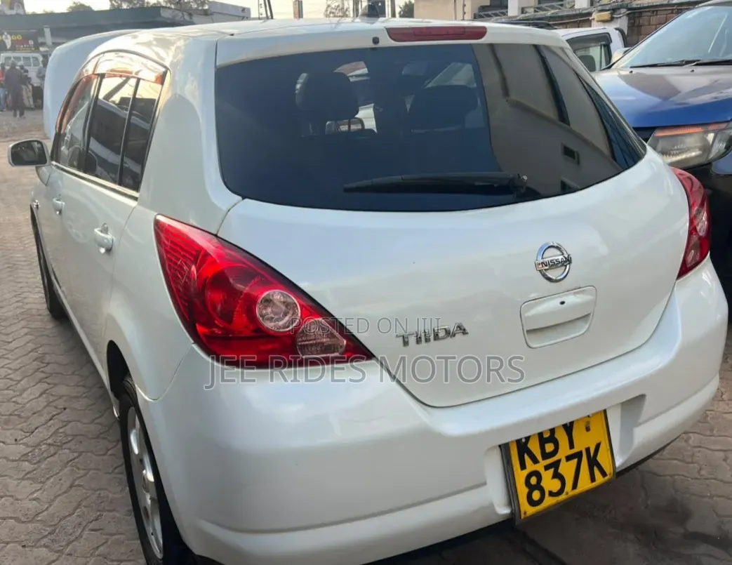Nissan Tiida 2007 Pearl