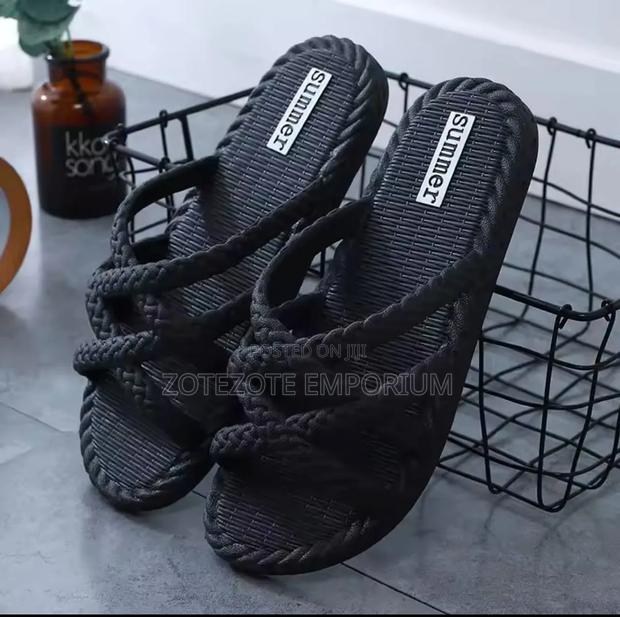 Women's Indoor and Outdoor Slides - thumbnail 3