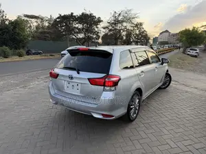 Toyota Corolla Fielder 1.5 Hybrid FWD 2021 Silver