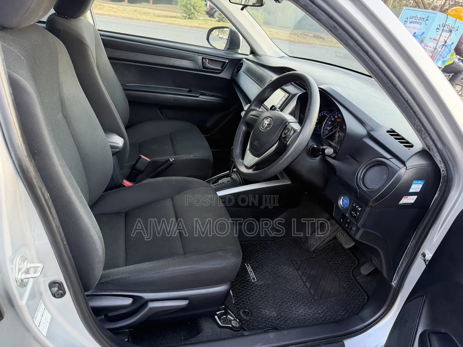 Toyota Corolla Fielder 1.5 Hybrid FWD 2021 Silver