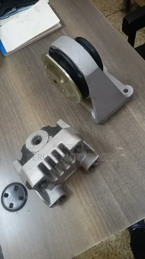 Fuso Fj Engine and Gear Box Mountain