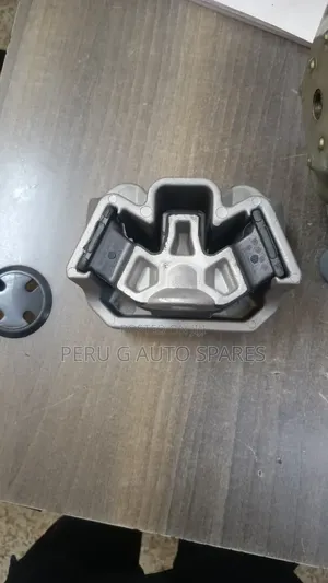 Fuso Fj Engine and Gear Box Mountain