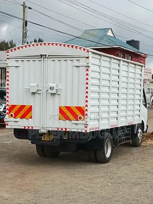 Toyota Dyna Trucks 2008 White