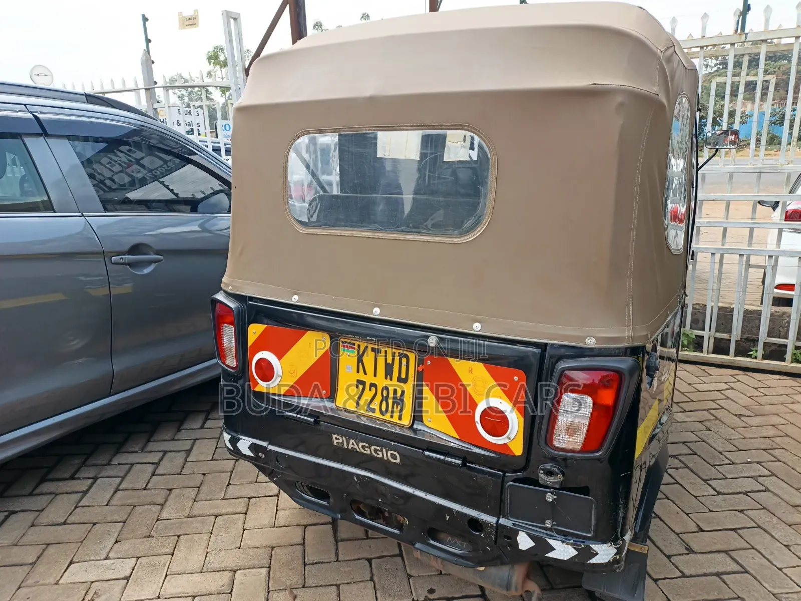 Piaggio 2025 Black