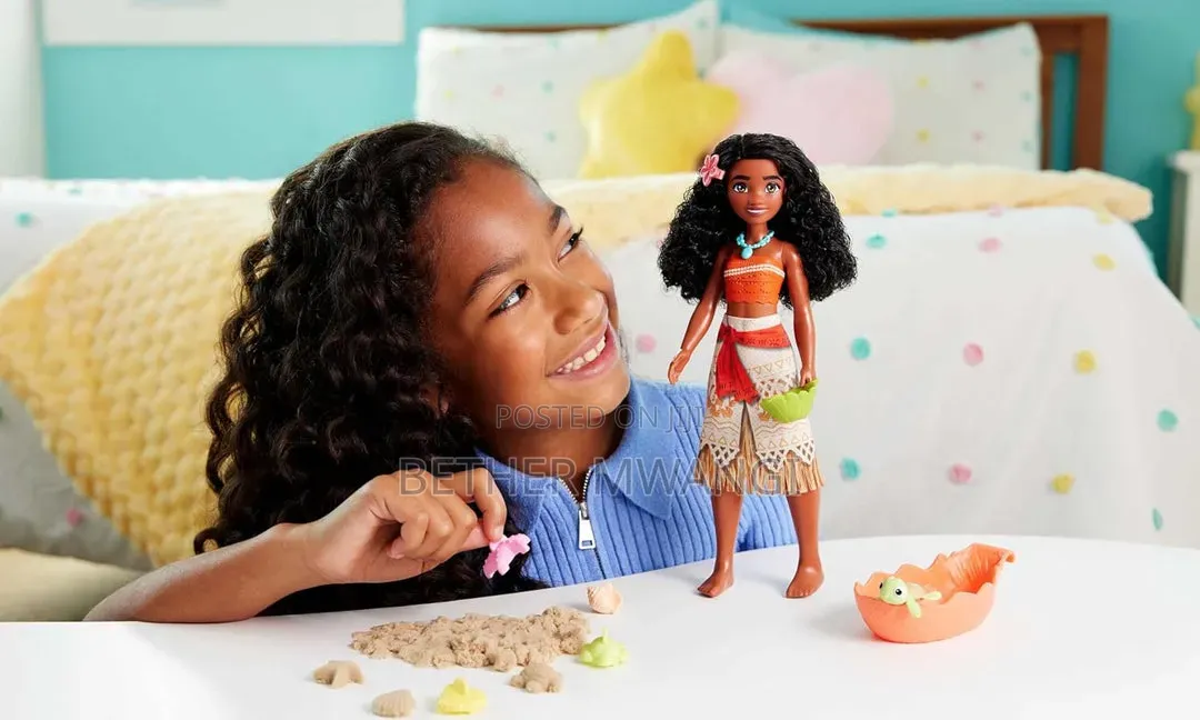 Disney Princess Ocean Friends Princess Moana Doll With Moldable Sand