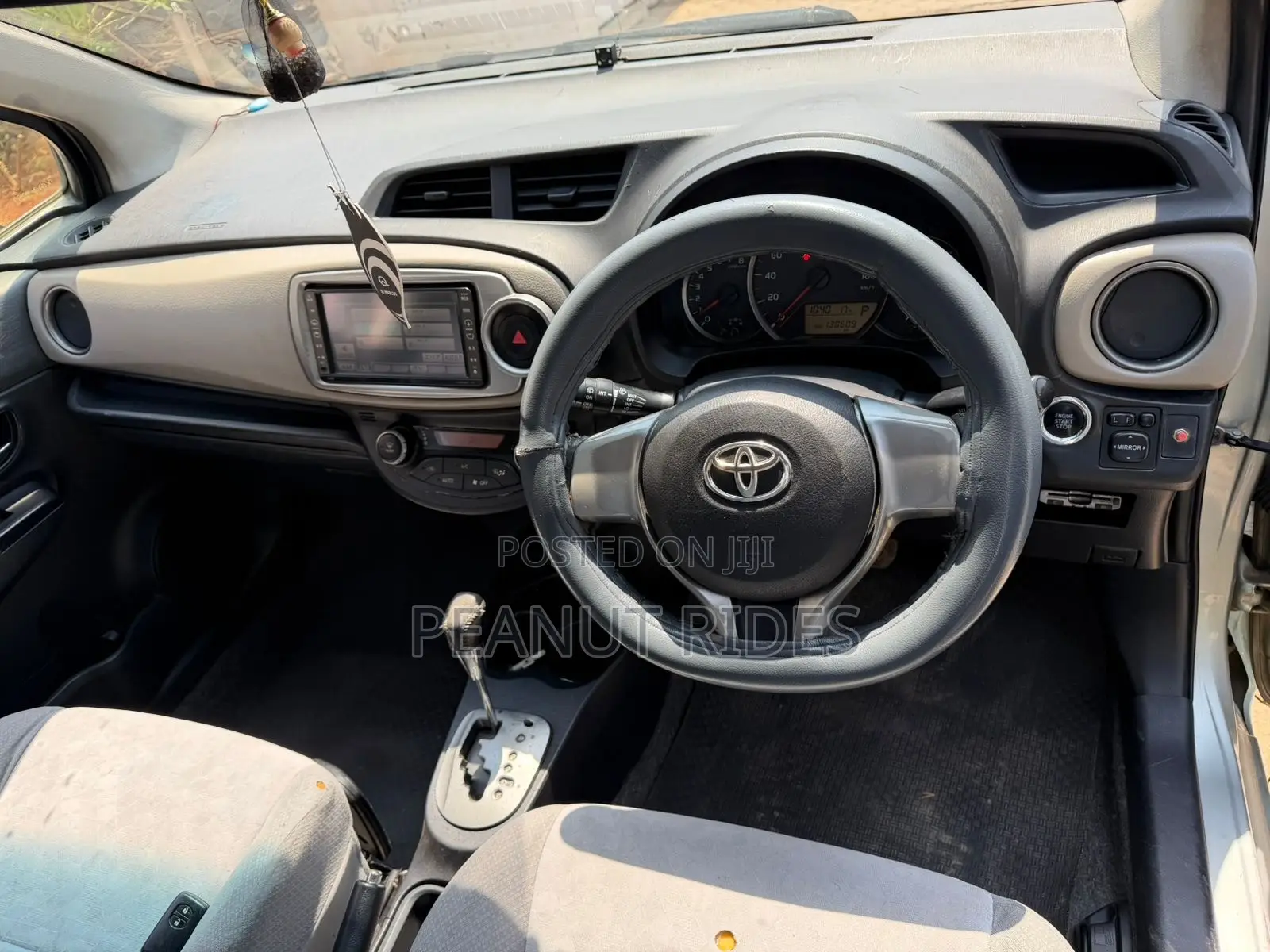 Toyota Vitz 2014